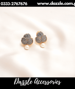 Charming zirconia pearl studs