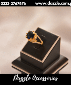 Goegeous 21 carat gold blue ring