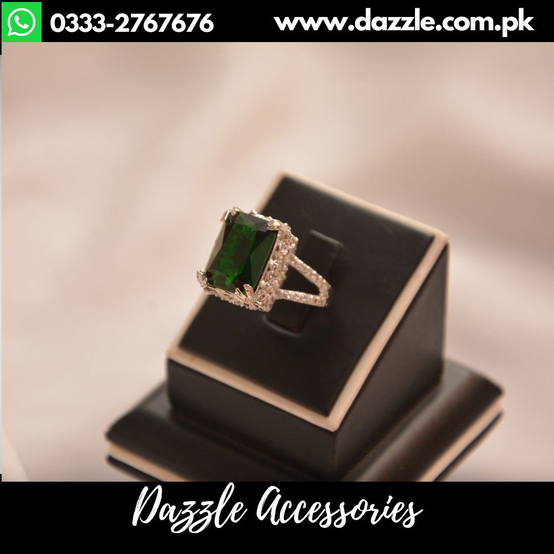 Sensational 21 carat green silver ring - Dazzle Accessories