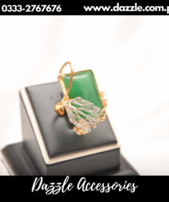 Artistic mate green gem ring