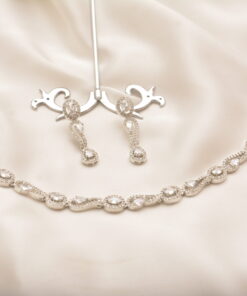 delicate silver carat set