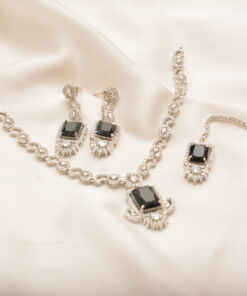 glamurous black silver set