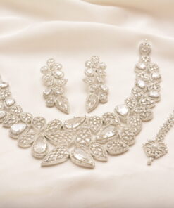 luxurios statement silver set
