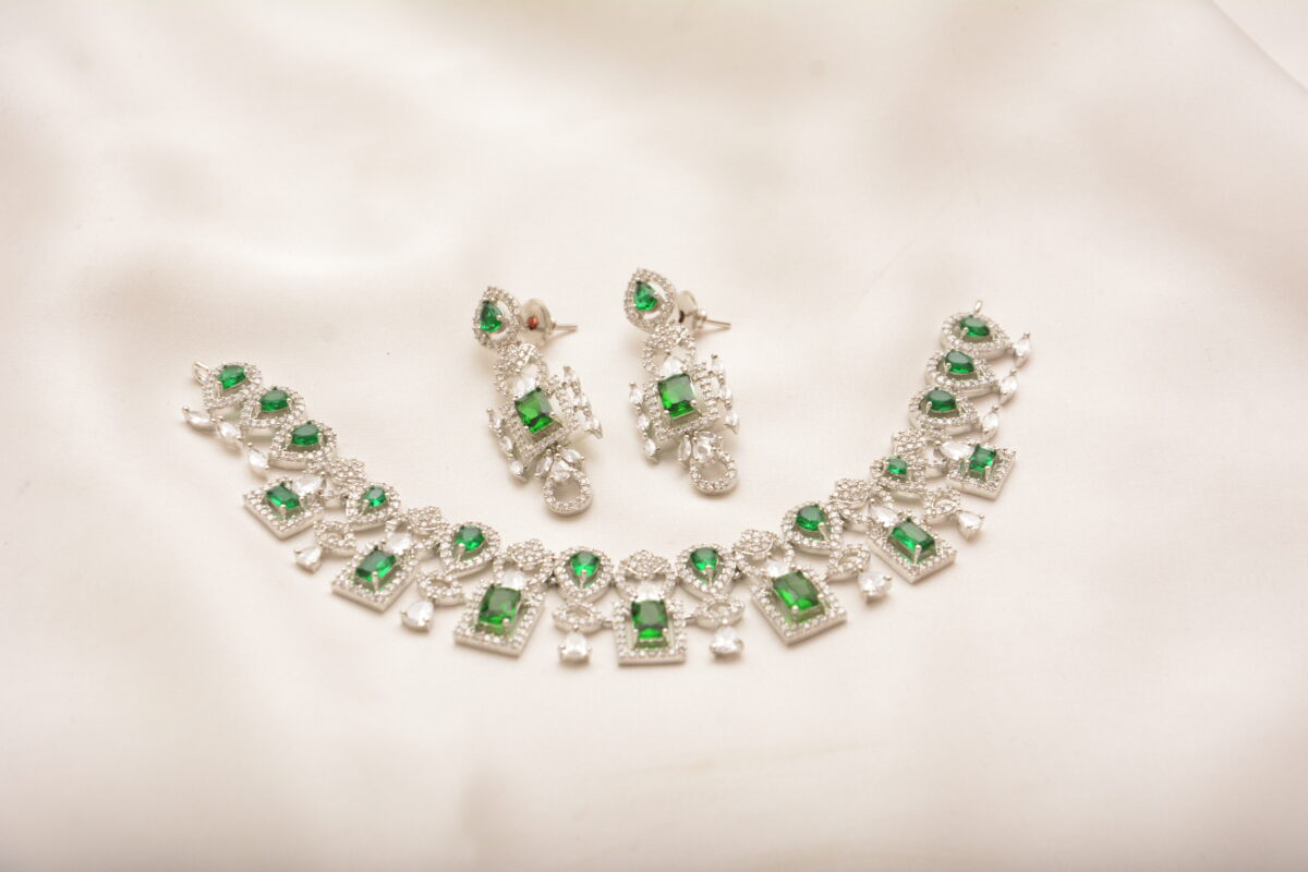 luxurious emerald green set - Dazzle Accessories