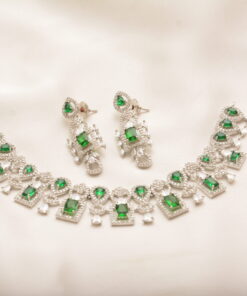 luxurious emerald green set