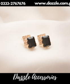 Sparkling black Studs