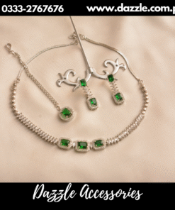 delicate Emerald silver set
