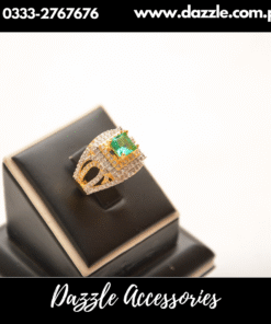 Stunning Green Gold ring