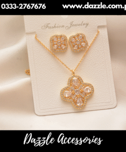 Splendid Golden Necklace Set