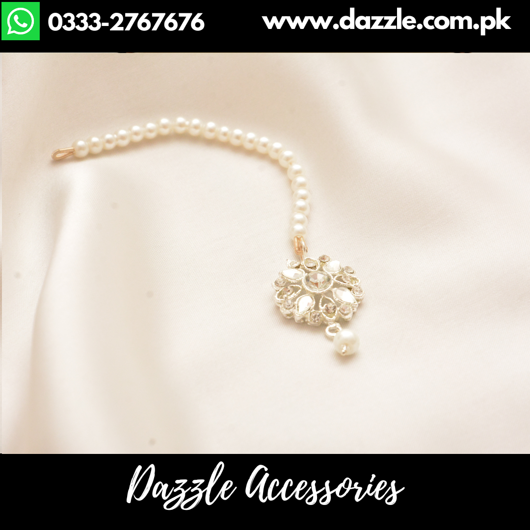 classy silver bindiya