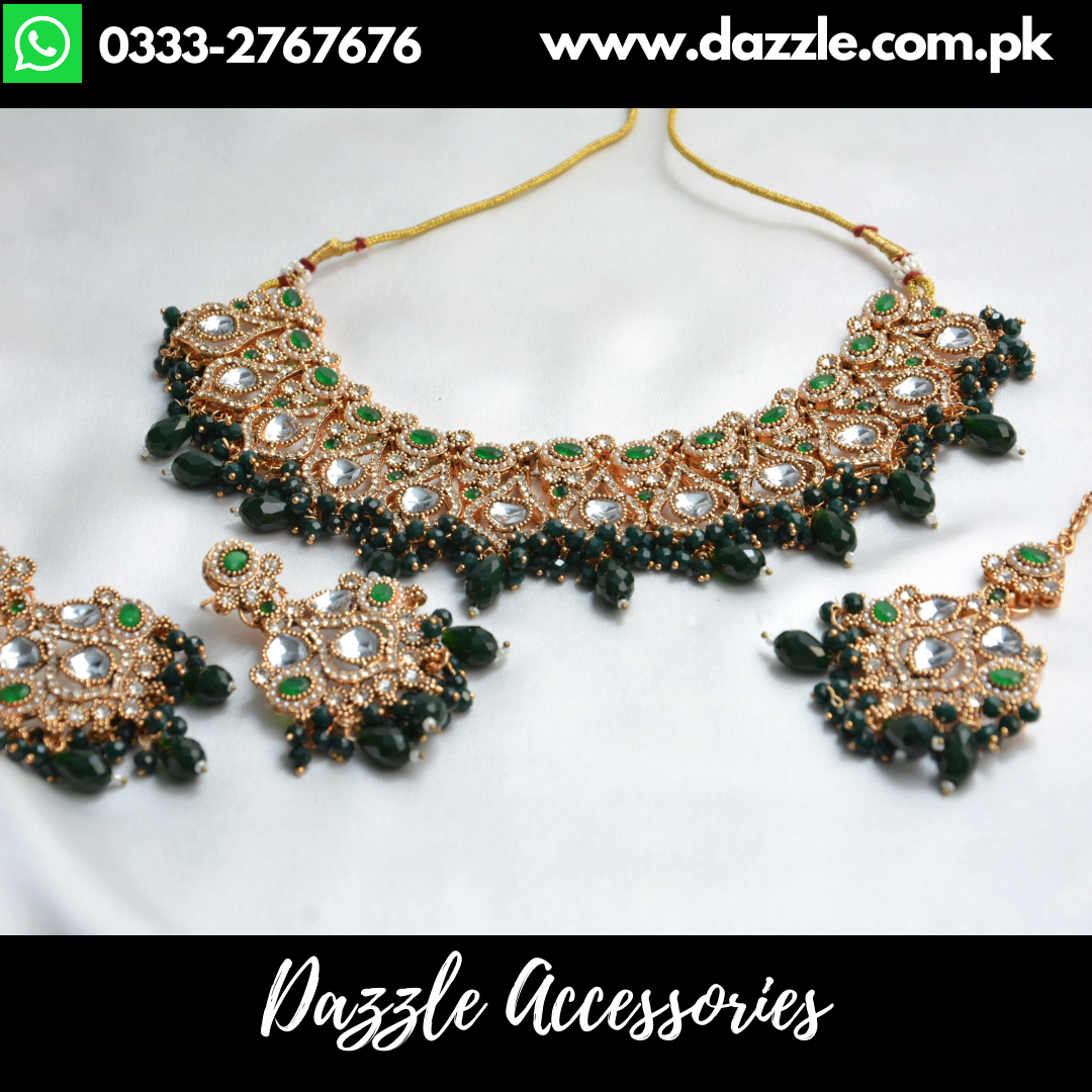 Antique Emerald Green Choker Set with Earrings Bindiya